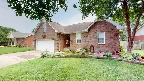609 Creekfront Dr, Mount Juliet, TN 37122