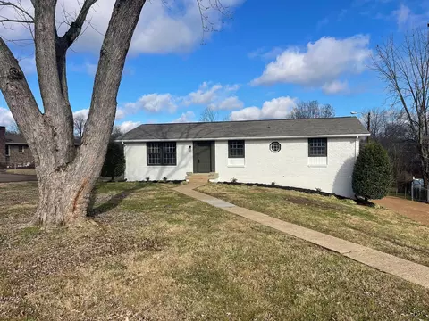211 Dolphus Dr, Hendersonville, TN 37075