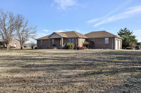 23 Mandy Ln, Fayetteville, TN 37334
