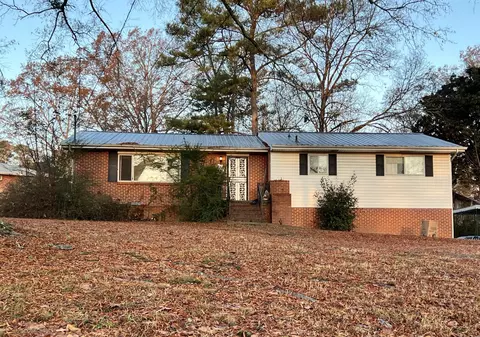 1945 Barrett Dr, Fort Oglethorpe, GA 30742