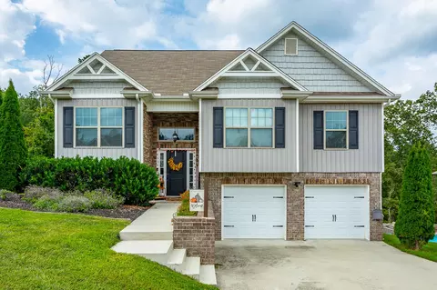 7451 Pfizer Dr, Ooltewah, TN 37363