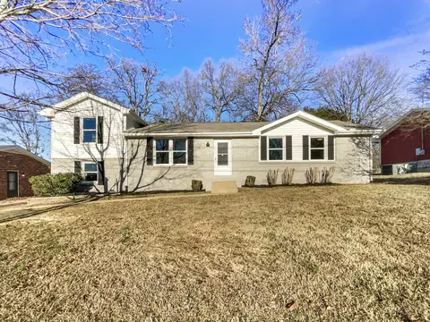 2816 Lera Jones Dr, Antioch, TN 37013