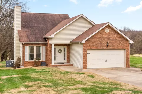 724 W Creek Dr, Clarksville, TN 37040