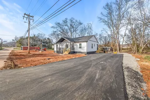 516 Doak St, Livingston, TN 38570