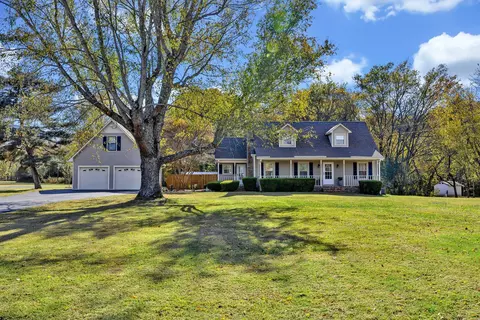 2067 Tice Dr, Culleoka, TN 38451