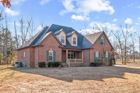 323 Station Cir, Tullahoma, TN 37388