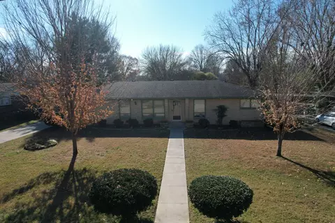 911 Greenhill St, Murfreesboro, TN 37129