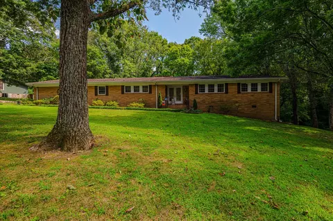 122 Norvell Dr, Signal Mountain, TN 37377
