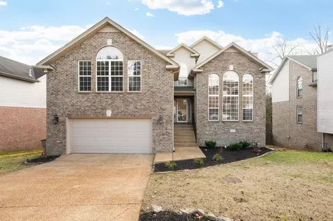 5473 Oak Chase Dr, Antioch, TN 37013