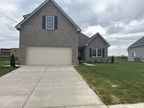 215 Meadowbrook Dr, Shelbyville, TN 37160