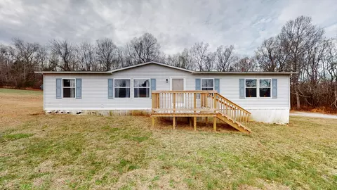 1118 Drake Rd, Adams, TN 37010