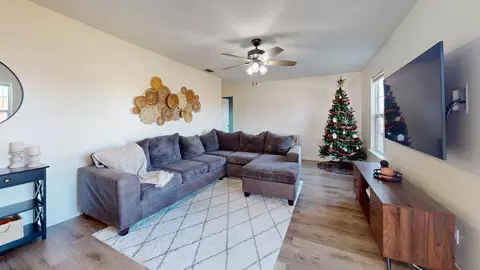 106 Mcdaniel Ct, Murfreesboro, TN 37130 photo 2