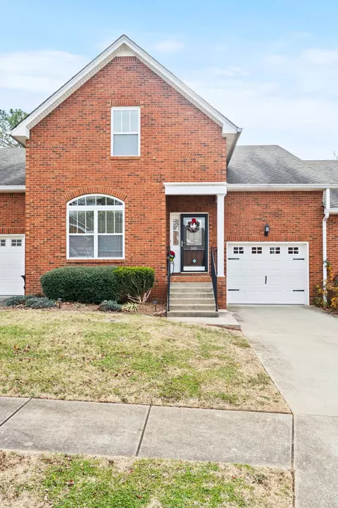 102 Annalise Dr, Clarksville, TN 37043