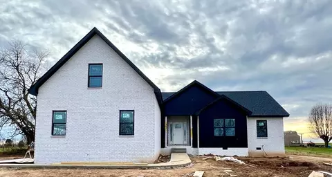 1 Petsch Ln, Hopkinsville, KY 42240
