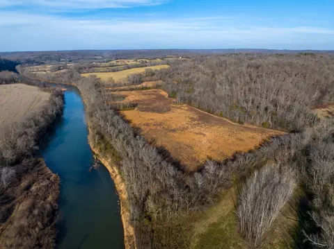 2137 Tottys Bend Rd, Duck River, TN 38454