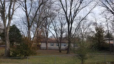 212 Mills Dr, Clarksville, TN 37042