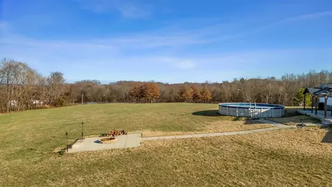 649 Wall Rd, Cunningham, TN 37052 photo 3