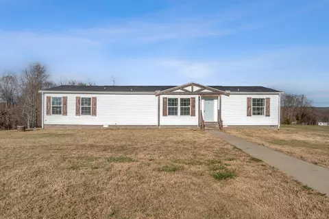 649 Wall Rd, Cunningham, TN 37052
