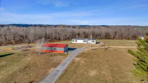 649 Wall Rd, Cunningham, TN 37052 photo 5