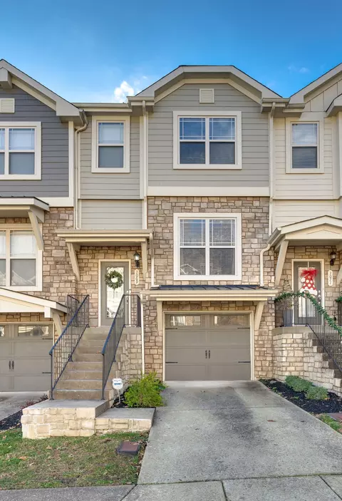 1069 Woodbury Falls Dr, Nashville, TN 37221