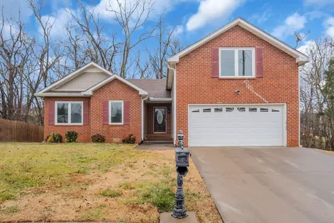 1684 Ridge Runner Ct, Clarksville, TN 37042