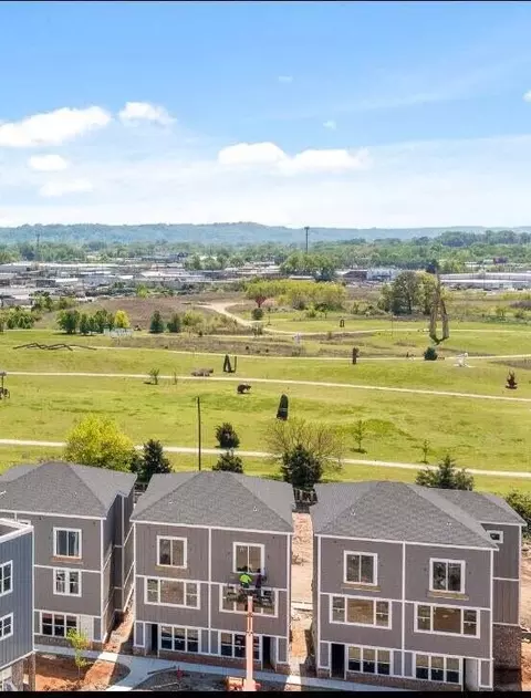 1007 Montague Pl, Chattanooga, TN 37408