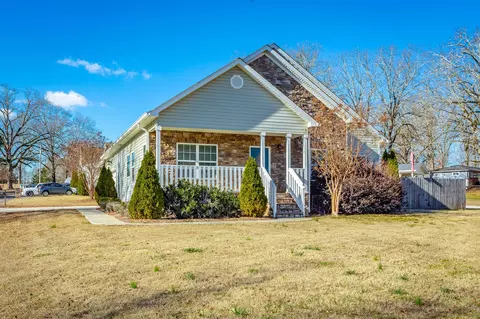 8185 Iris Rd, Chattanooga, TN 37421