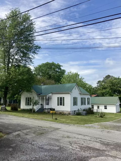 202 Vine St S, Wartrace, TN 37183