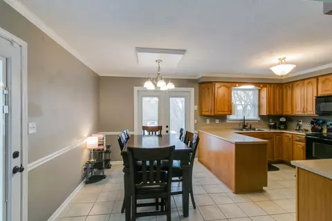 546 Barnes Dr, Clarksville, TN 37040