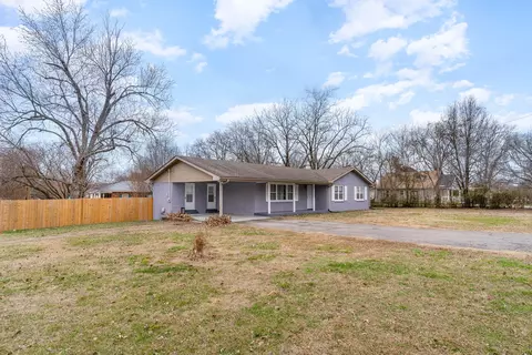 208 E Forrest Ave, Lebanon, TN 37087