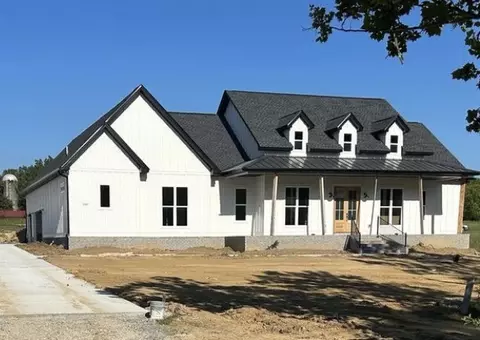 2355 S Mount Pleasant, Greenbrier, TN 37073