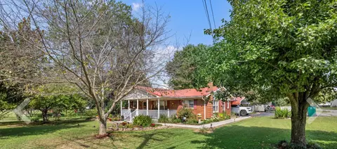 310 Collins St, Hohenwald, TN 38462