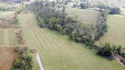 1019 E Piney, Dickson, TN 37055
