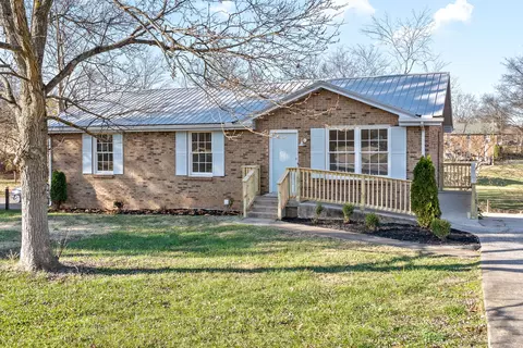 812 Prescott Dr, Clarksville, TN 37042