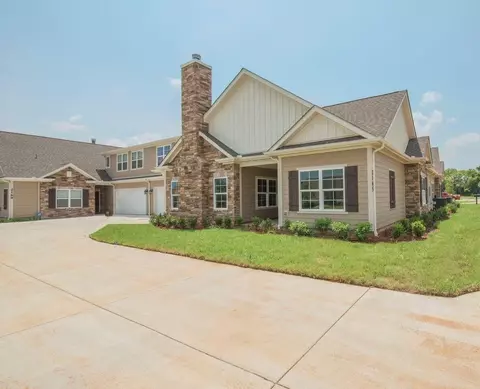 2640 Stonecenter Ln, Murfreesboro, TN 37128