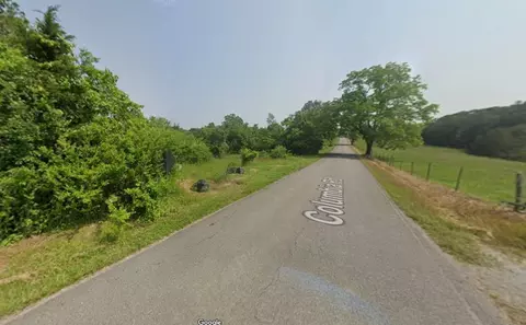 1760 Columbia Rd, Dickson, TN 37055