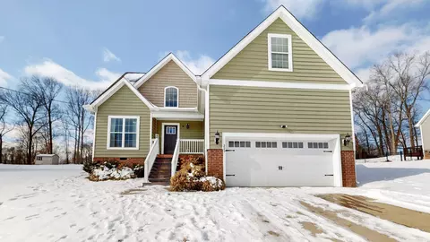 229 Stephen St, Dickson, TN 37055
