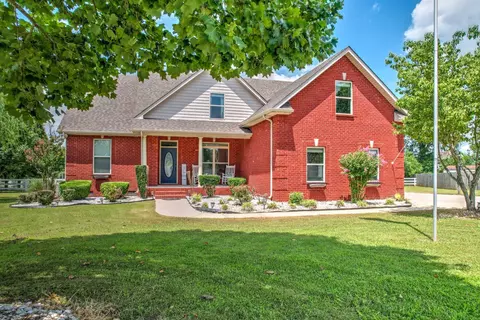 125 Oak Knoll Ct, Murfreesboro, TN 37127