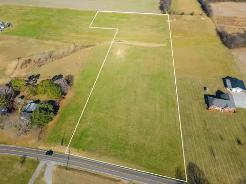 2 Owens Chapel Rd, White House, TN 37188