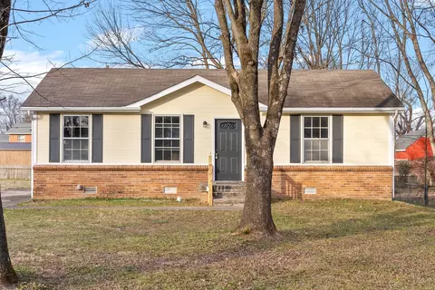 108 E St, Clarksville, TN 37042