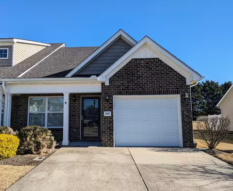 1055 Muna Ct, Spring Hill, TN 37174