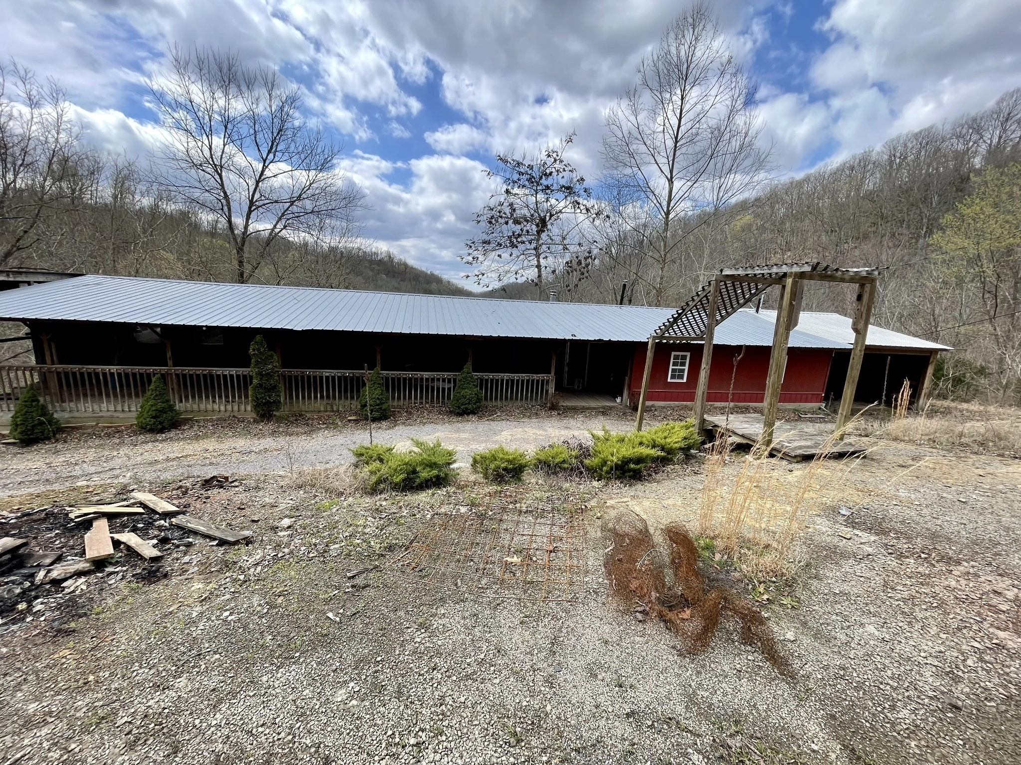 250 Possum Holw Rd  