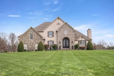 1039 Cherry Springs Dr, Cottontown, TN 37048