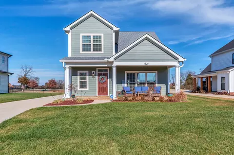 1525 Shalom St, Murfreesboro, TN 37128