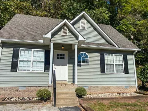 1297 W Point Rd, Lawrenceburg, TN 38464