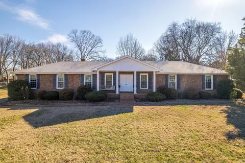 4025 Lake Pkwy, Hermitage, TN 37076