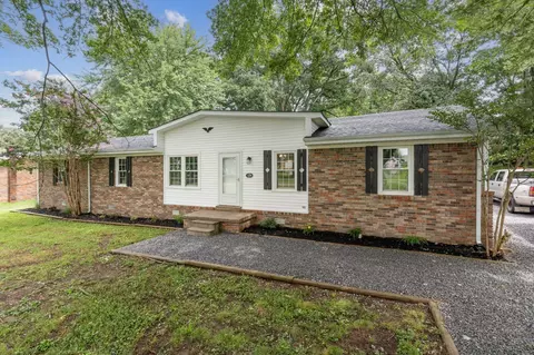 1200 Hollis Ln, Lafayette, TN 37083