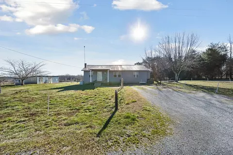 1717 Underhill Rd, Smithville, TN 37166