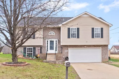3396 Queensbury Rd, Clarksville, TN 37042
