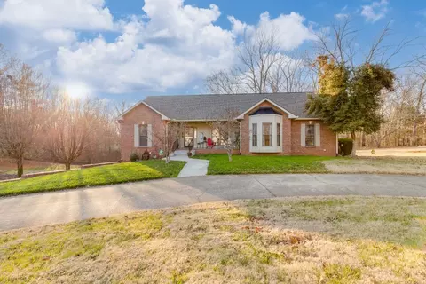 800 Windermere Dr, Clarksville, TN 37043